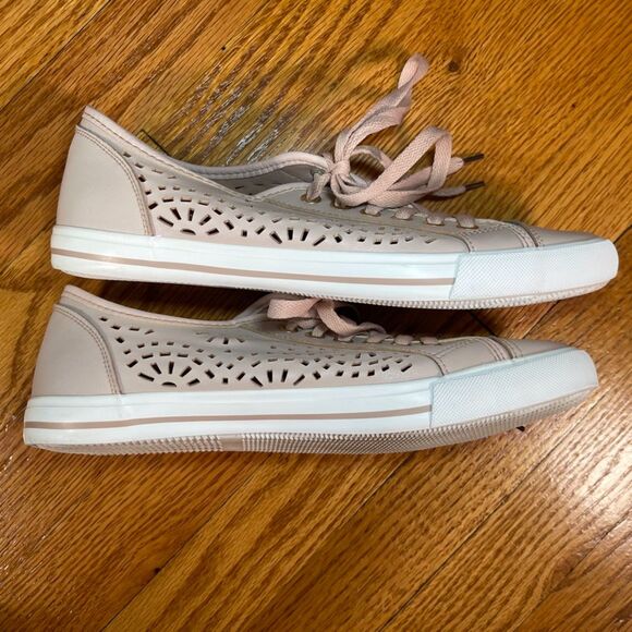 Restricted | Blush Pink Eyelet Sneakers | Size 9 - Picture 5 of 11